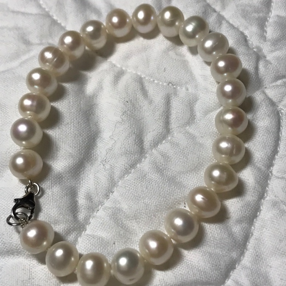 Faux pearl stretch bracelet - Picture 3 of 4